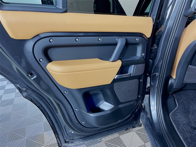 2023 Land Rover Defender V8