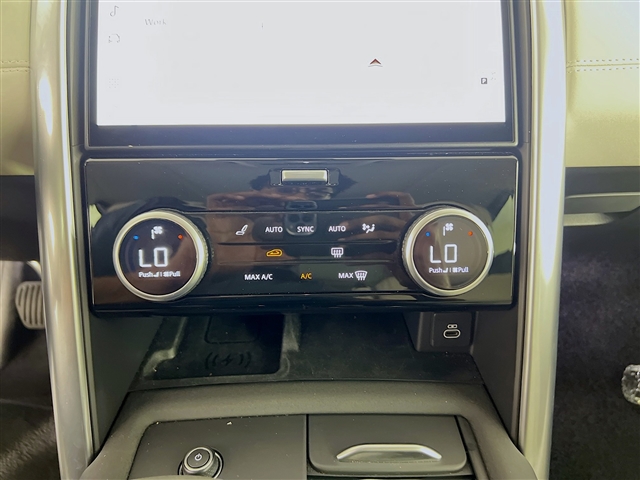 2024 Land Rover Discovery P300 S