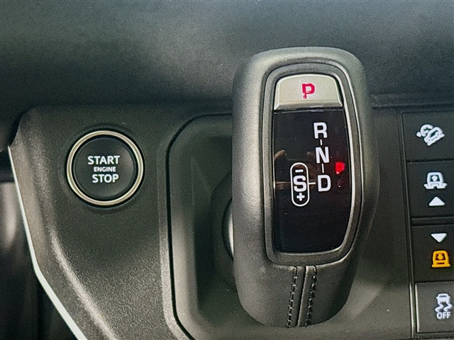 2024 Land Rover Defender 110 P300 S