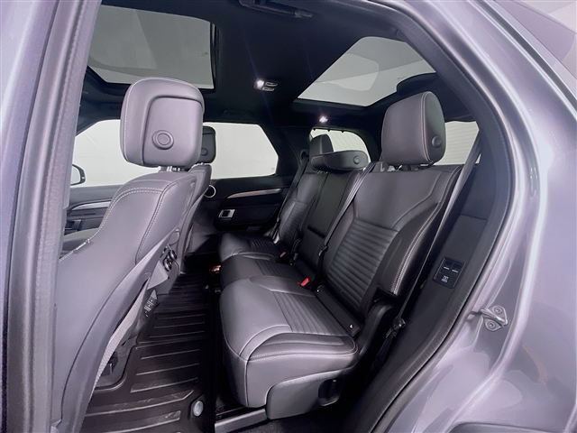 2023 Land Rover Discovery P300 S R-Dynamic