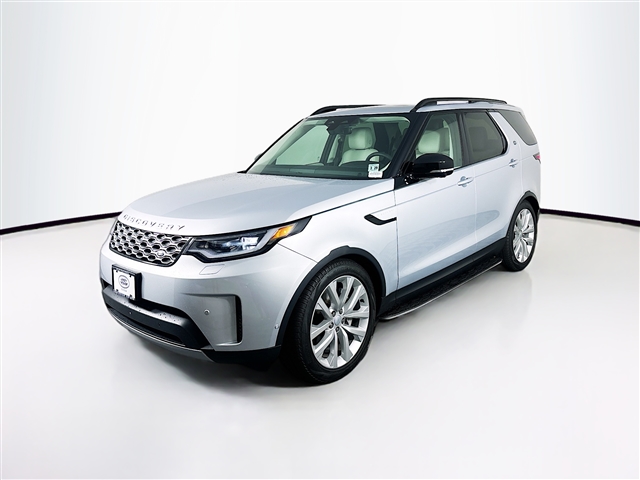 2024 Land Rover Discovery P300 S