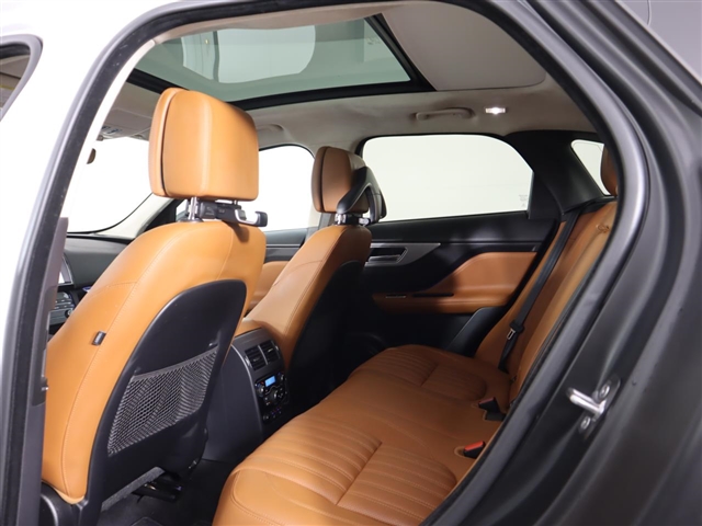 2020 Jaguar F-PACE 30t Portfolio