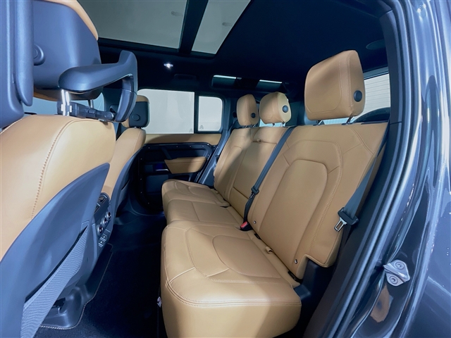2023 Land Rover Defender V8
