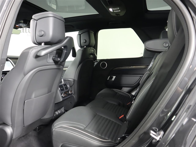 2023 Land Rover Discovery P360 Metropolitan Edition