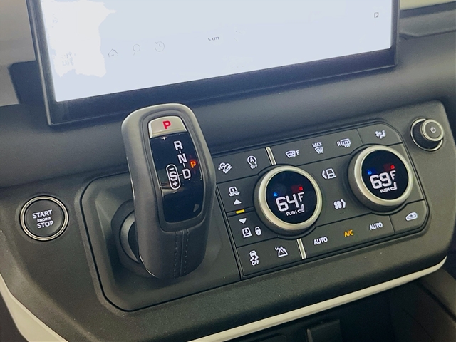 2024 Land Rover Defender 130 P400 X-Dynamic SE