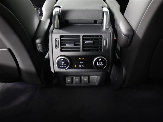 2023 Land Rover Discovery P360 Metropolitan Edition
