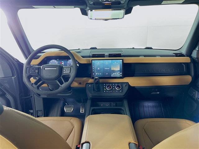 2023 Land Rover Defender V8