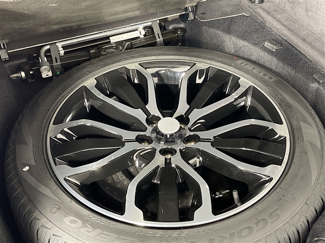 2022 Land Rover Range Rover Sport HSE Silver Edition