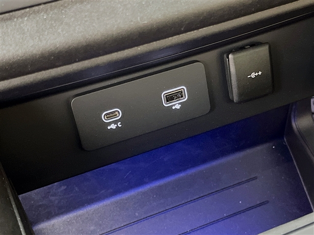 2023 Land Rover Defender V8