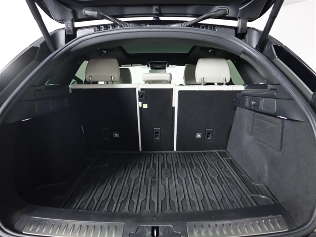 2018 Land Rover Range Rover Velar P380 R-Dynamic SE