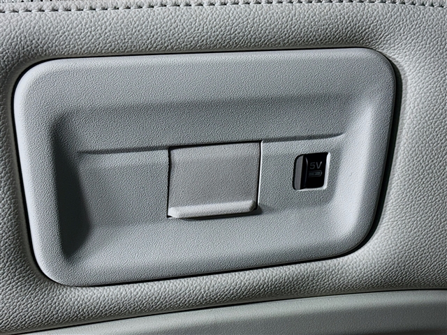 2024 Land Rover Discovery P300 S