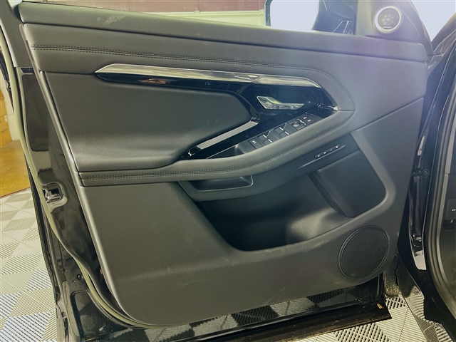 2023 Land Rover Range Rover Evoque P250 R-Dynamic SE