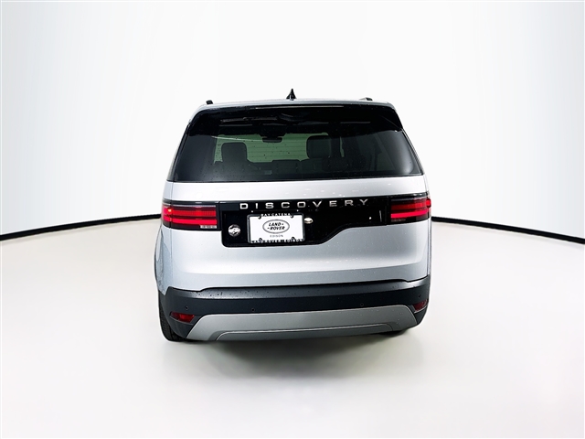 2024 Land Rover Discovery P300 S