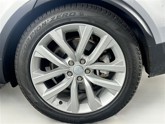 2024 Land Rover Discovery P300 S
