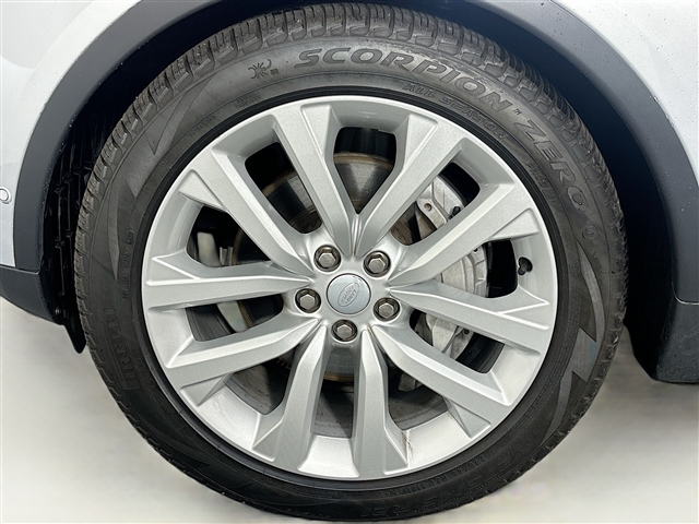 2024 Land Rover Discovery P300 S