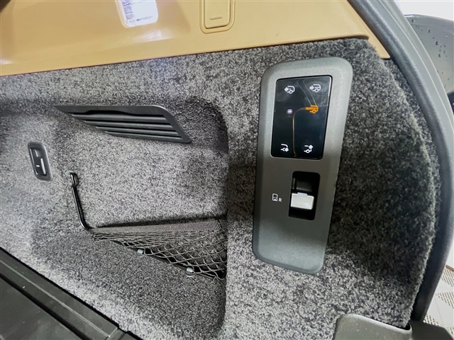 2024 Land Rover Range Rover P615 SV LWB