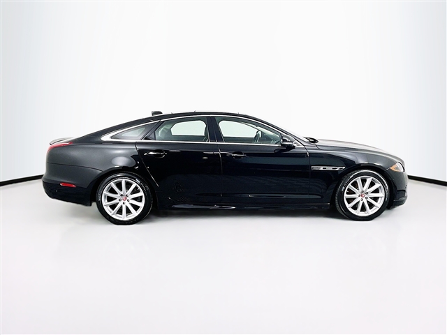 2017 Jaguar XJ R-Sport