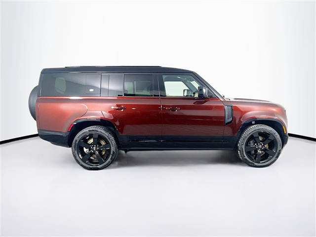2024 Land Rover Defender 130 P400 X-Dynamic SE