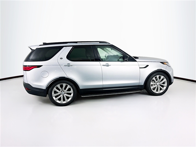 2024 Land Rover Discovery P300 S