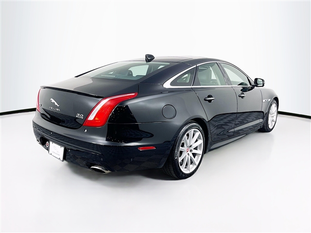 2017 Jaguar XJ R-Sport