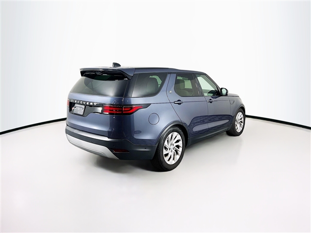 2024 Land Rover Discovery P300 S