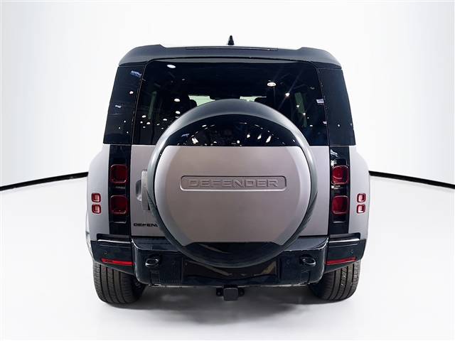 2024 Land Rover Defender 110 P400 X-Dynamic SE