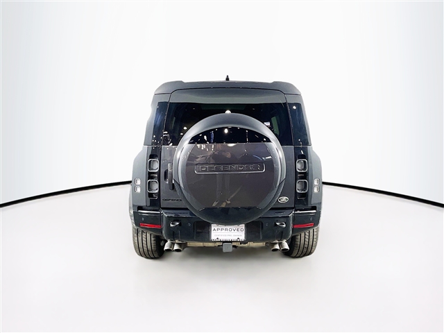 2023 Land Rover Defender V8