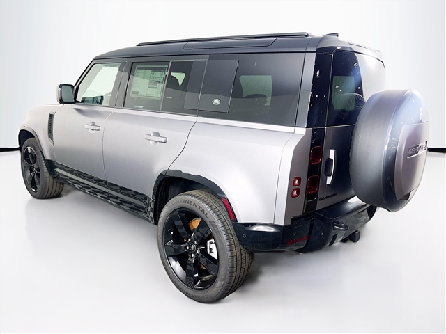 2024 Land Rover Defender 110 P400 X-Dynamic SE