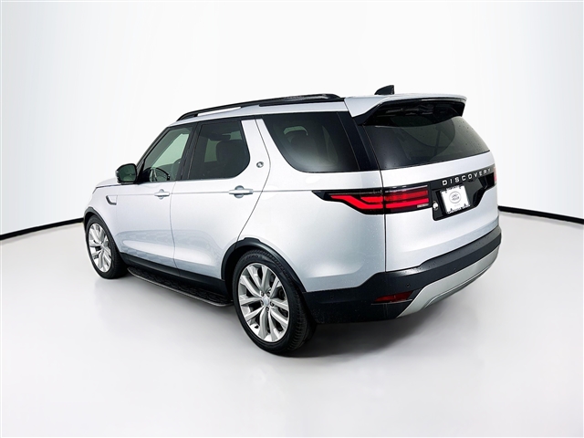 2024 Land Rover Discovery P300 S