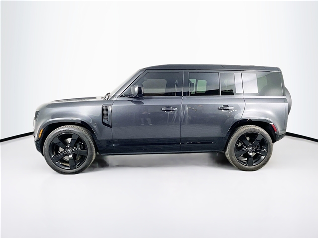 2023 Land Rover Defender V8