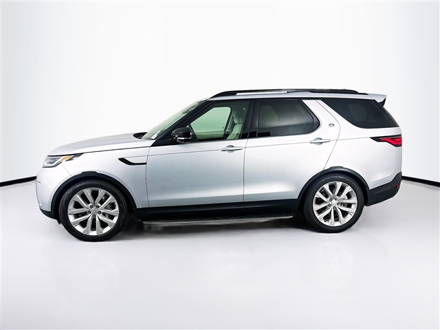 2024 Land Rover Discovery P300 S