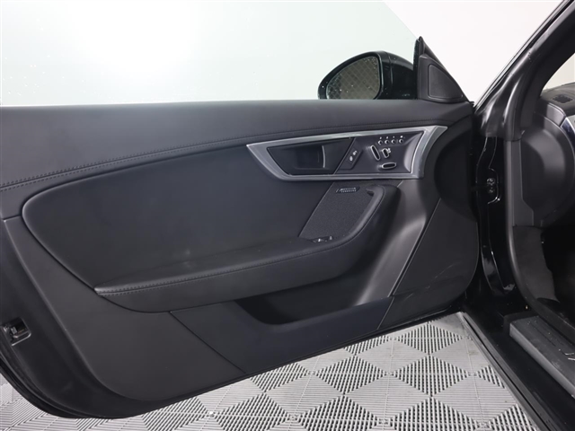2020 Jaguar F-TYPE P300
