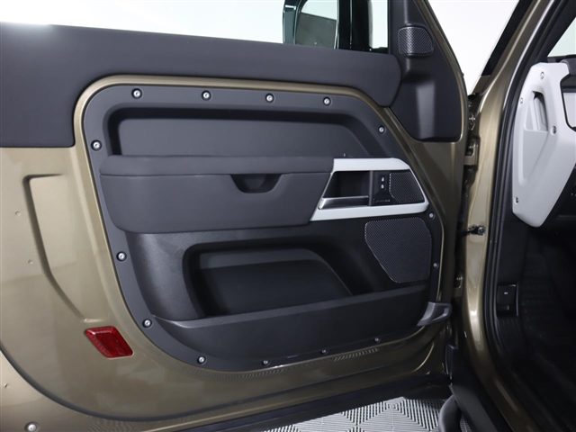 2023 Land Rover Defender 90 S