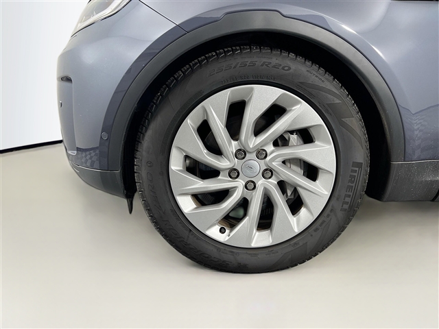 2024 Land Rover Discovery P300 S