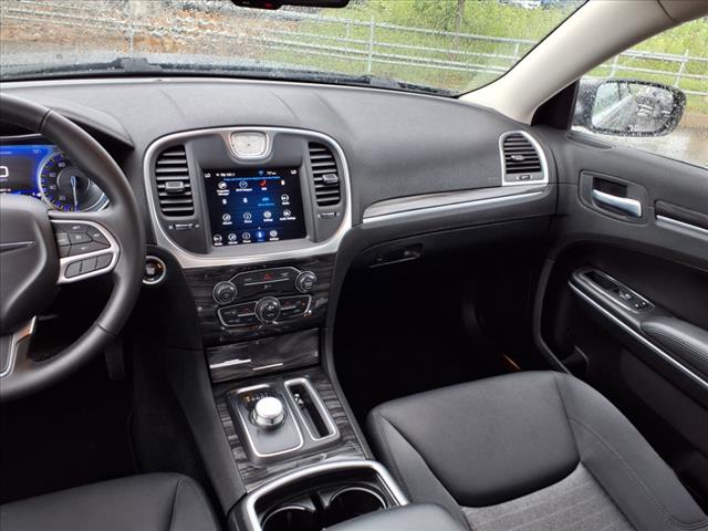2021 Chrysler 300 Touring