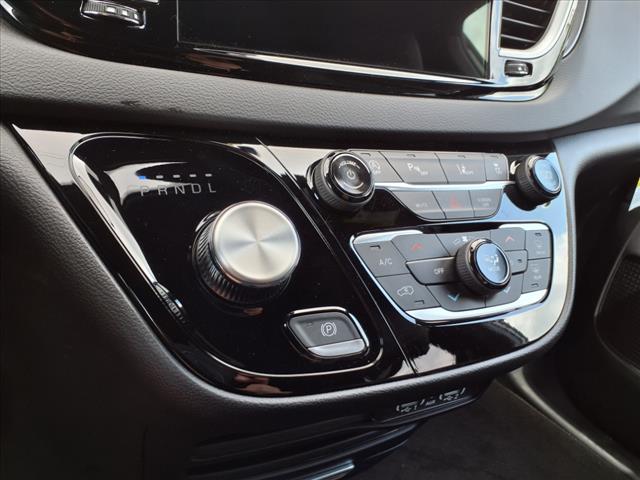 2025 Chrysler Voyager LX