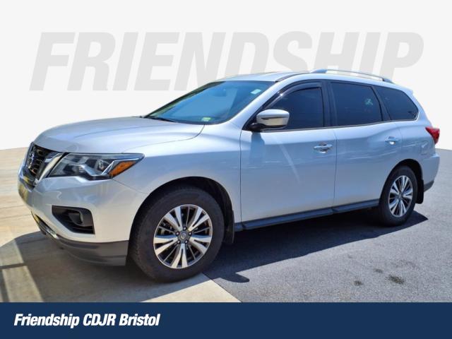 2017 Nissan Pathfinder SV