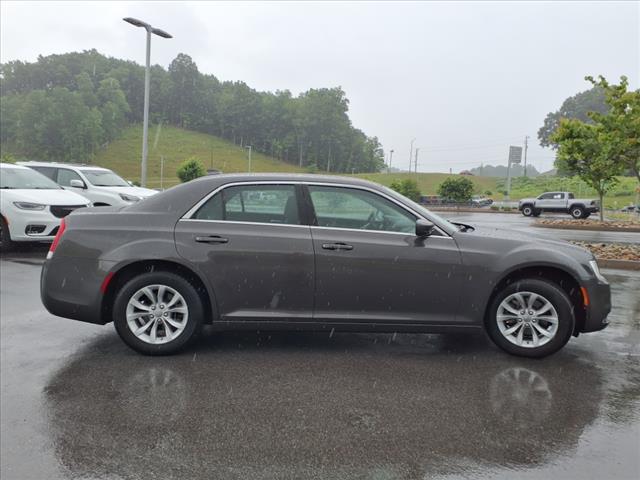 2021 Chrysler 300 Touring