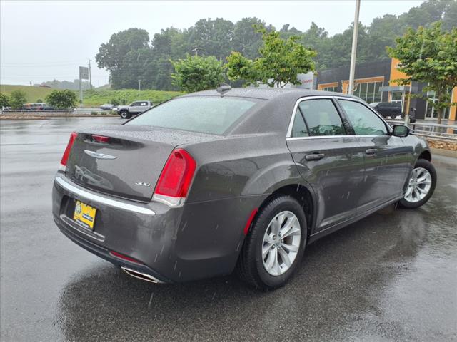 2021 Chrysler 300 Touring