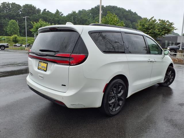 2021 Chrysler Pacifica Touring