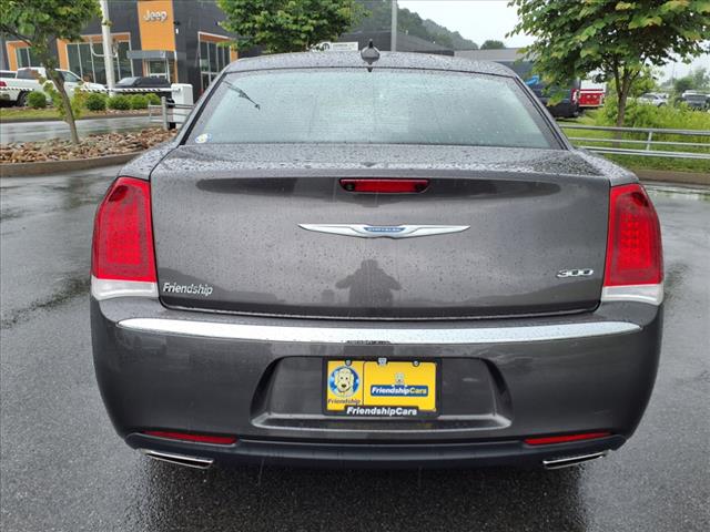 2021 Chrysler 300 Touring