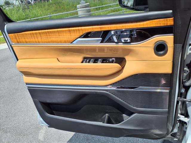 2023 Jeep Grand Wagoneer L Series III