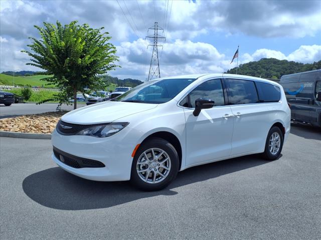 2025 Chrysler Voyager LX
