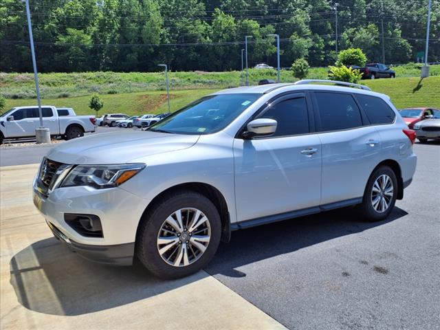 2017 Nissan Pathfinder SV