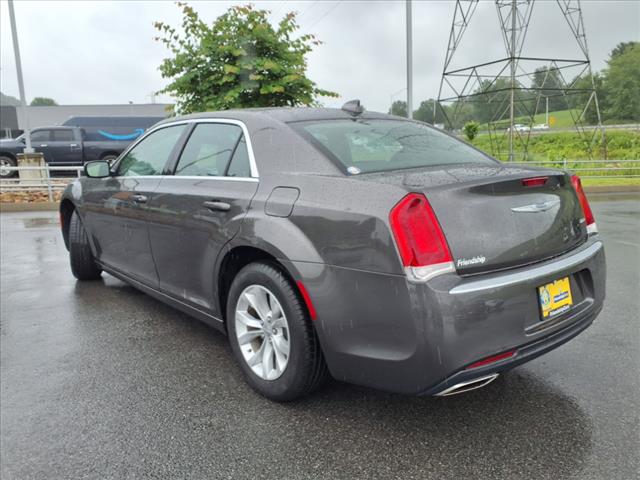 2021 Chrysler 300 Touring