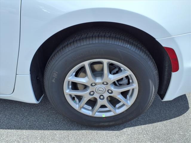 2025 Chrysler Voyager LX