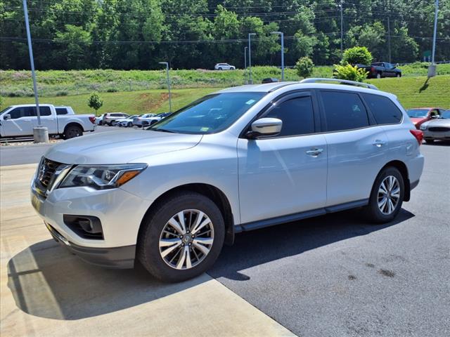 2017 Nissan Pathfinder SV