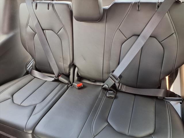 2025 Chrysler Voyager LX