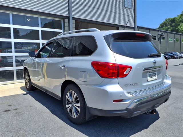 2017 Nissan Pathfinder SV