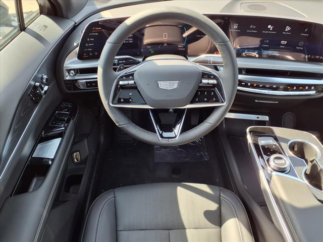 2025 Cadillac LYRIQ Luxury 1